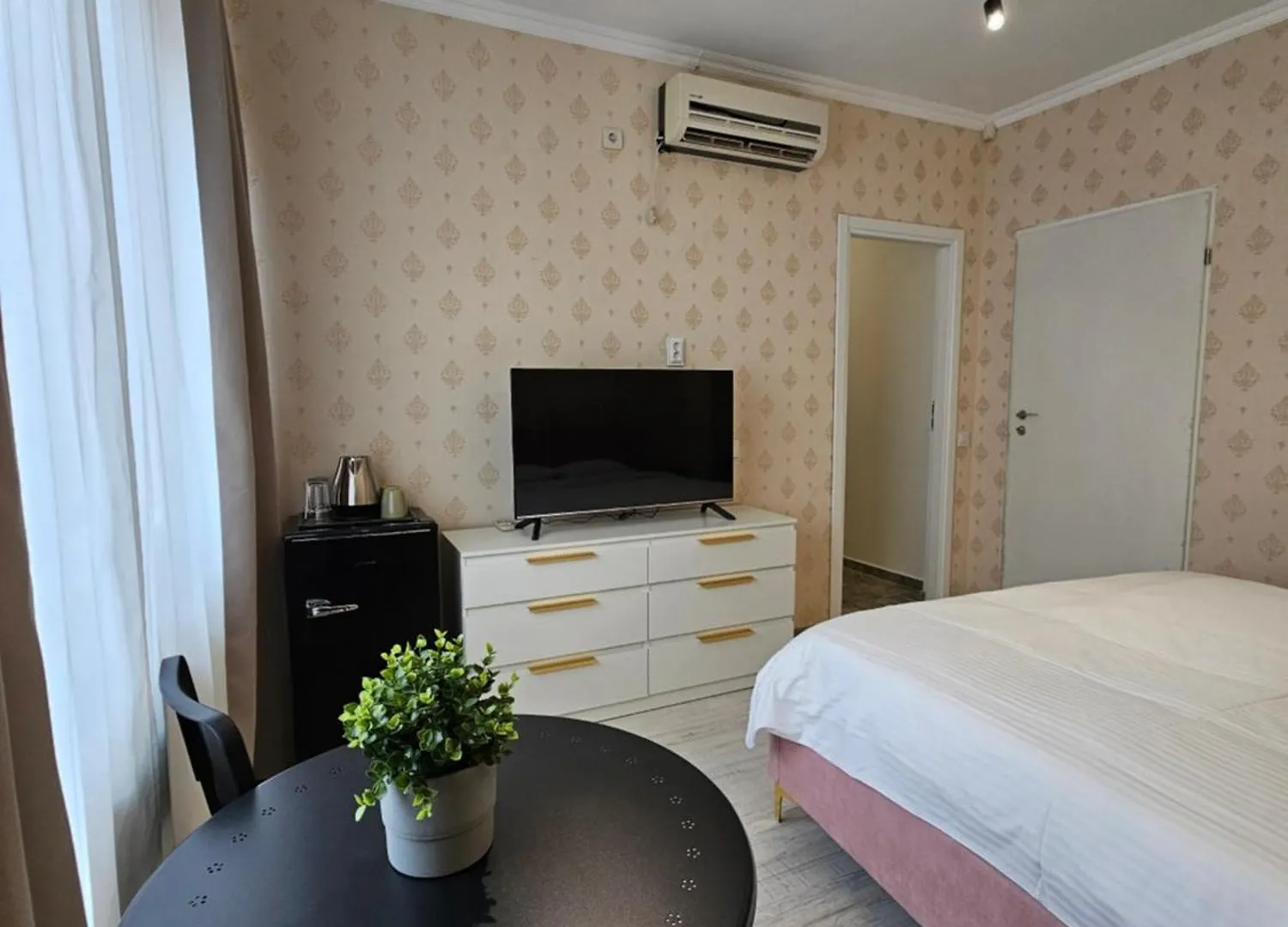 Touristic Center Jean Louis Calderon 28 Street Apartment Bucharest