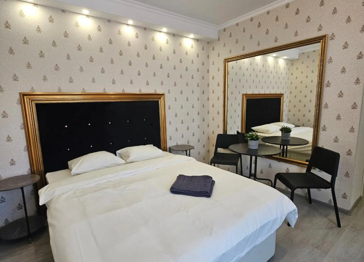Touristic Center Jean Louis Calderon 28 Street Apartment Bucharest