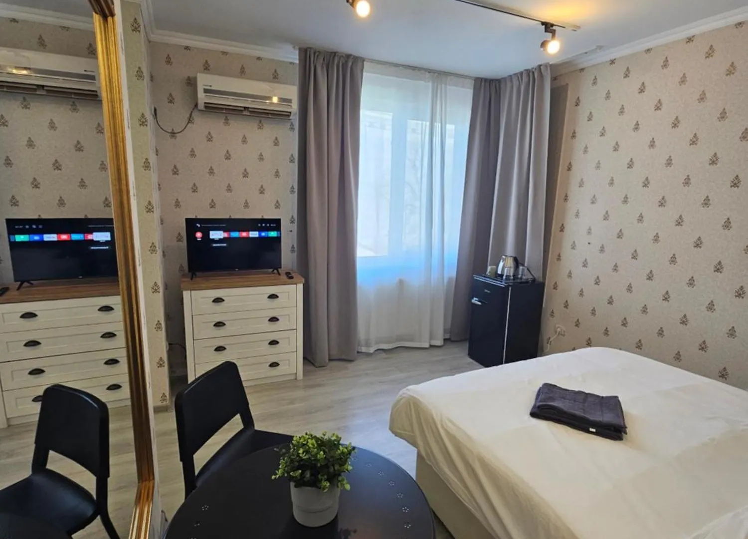 Touristic Center Jean Louis Calderon 28 Street Apartment Bucharest Romania