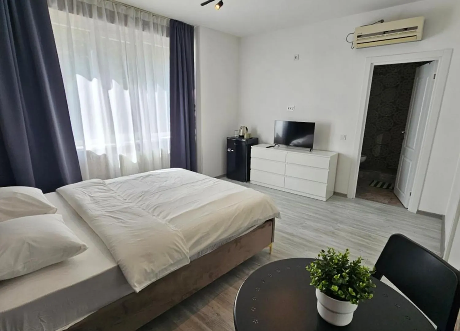 Touristic Center Jean Louis Calderon 28 Street Apartment Bucharest