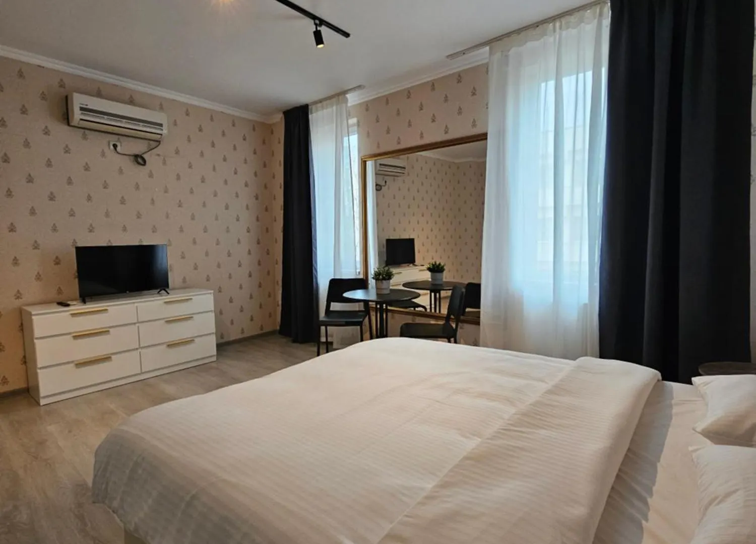 Touristic Center Jean Louis Calderon 28 Street Apartment Bucharest