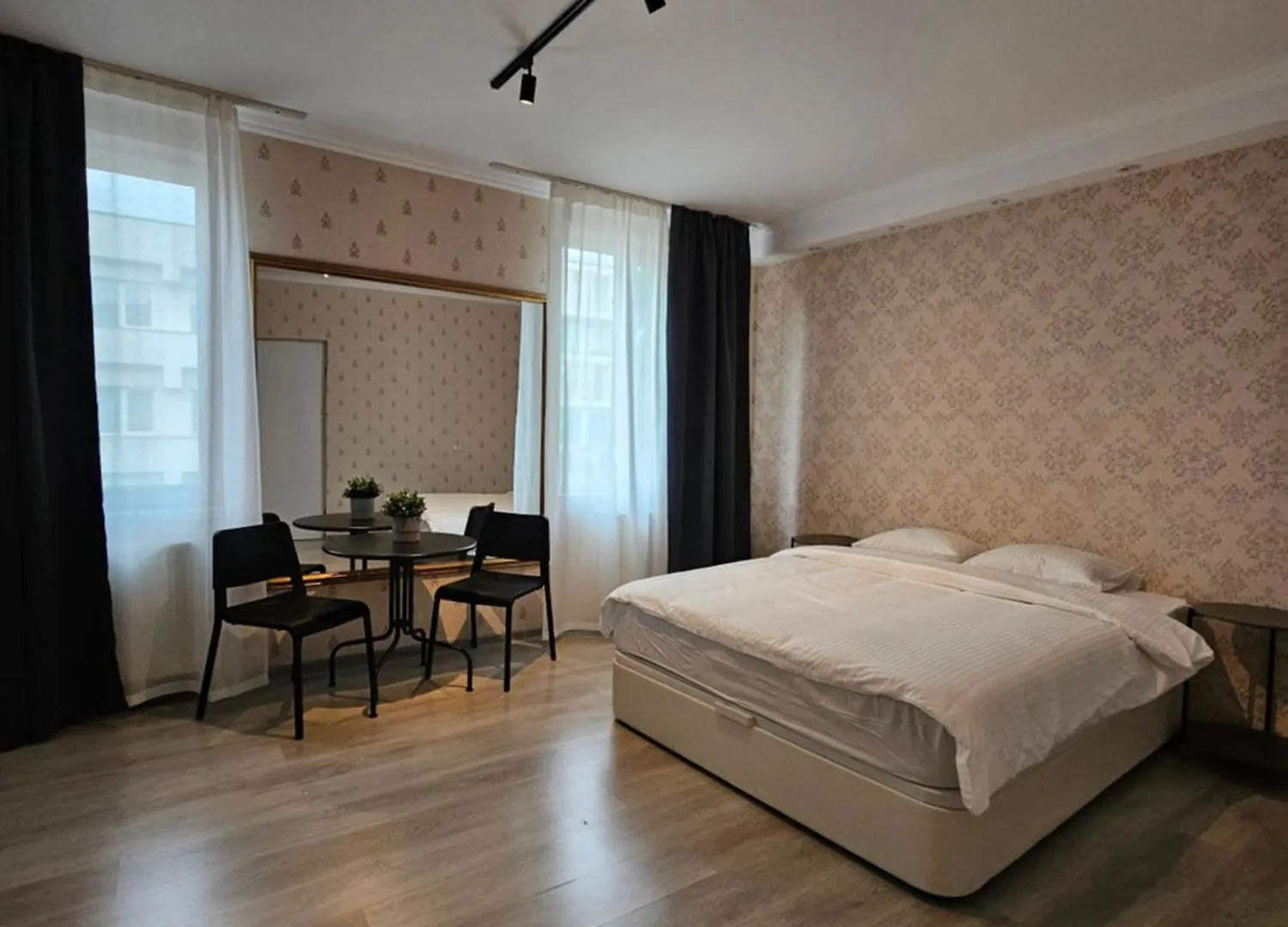 Touristic Center Jean Louis Calderon 28 Street Apartment Bucharest Romania