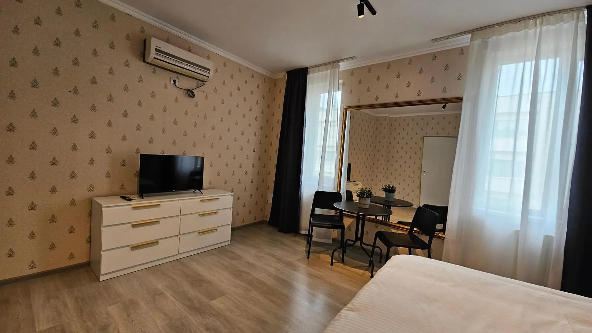 Touristic Center Jean Louis Calderon 28 Street Apartment Bucharest Romania