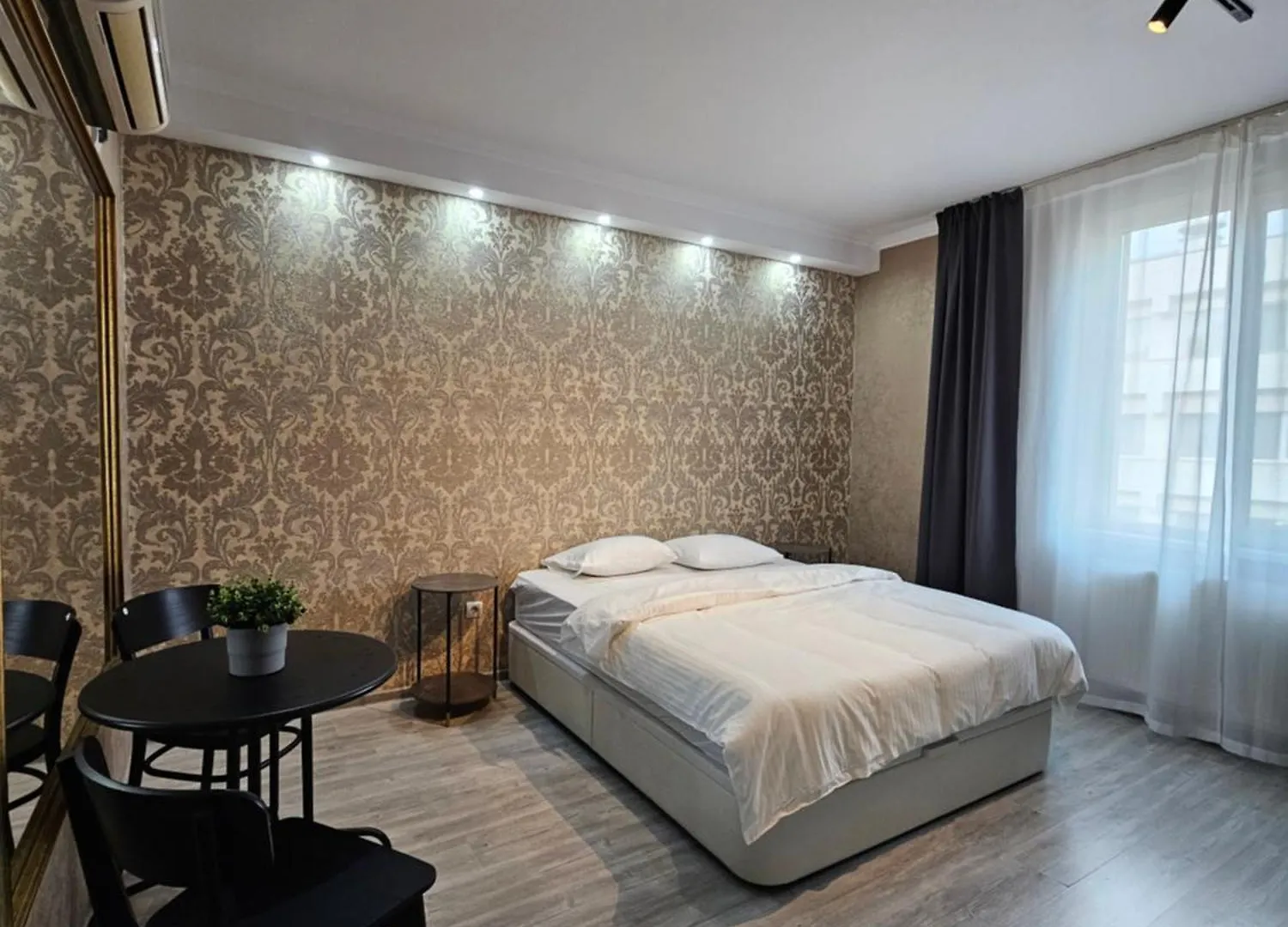 Touristic Center Jean Louis Calderon 28 Street Apartment Bucharest