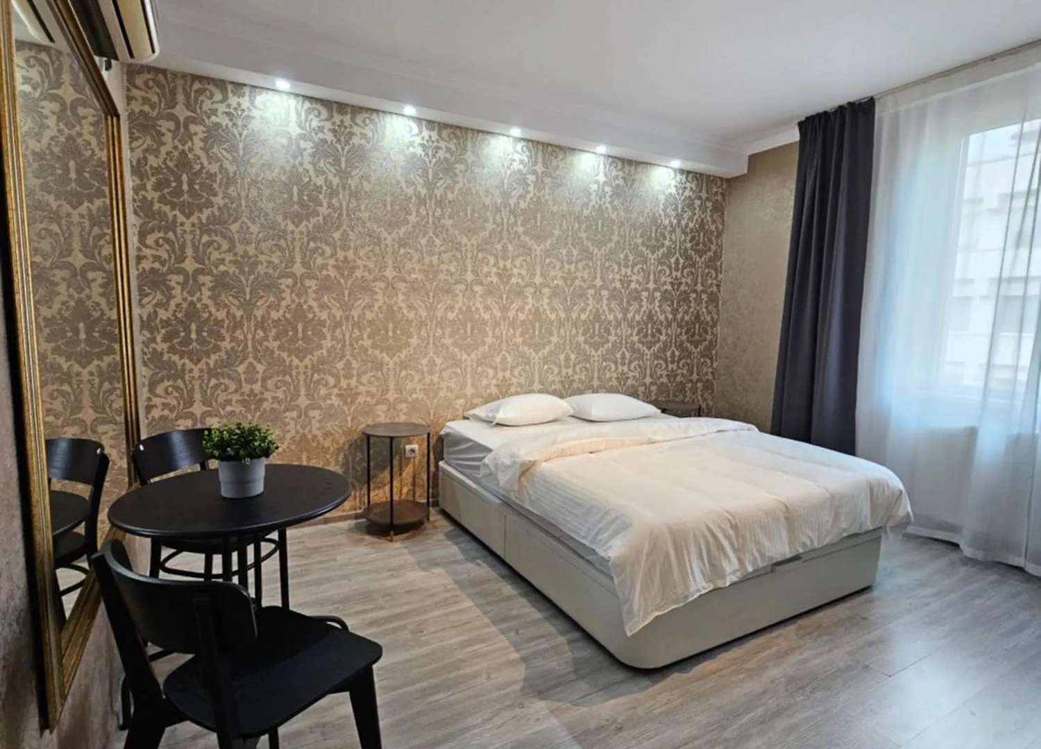 Touristic Center Jean Louis Calderon 28 Street Apartment Bucharest
