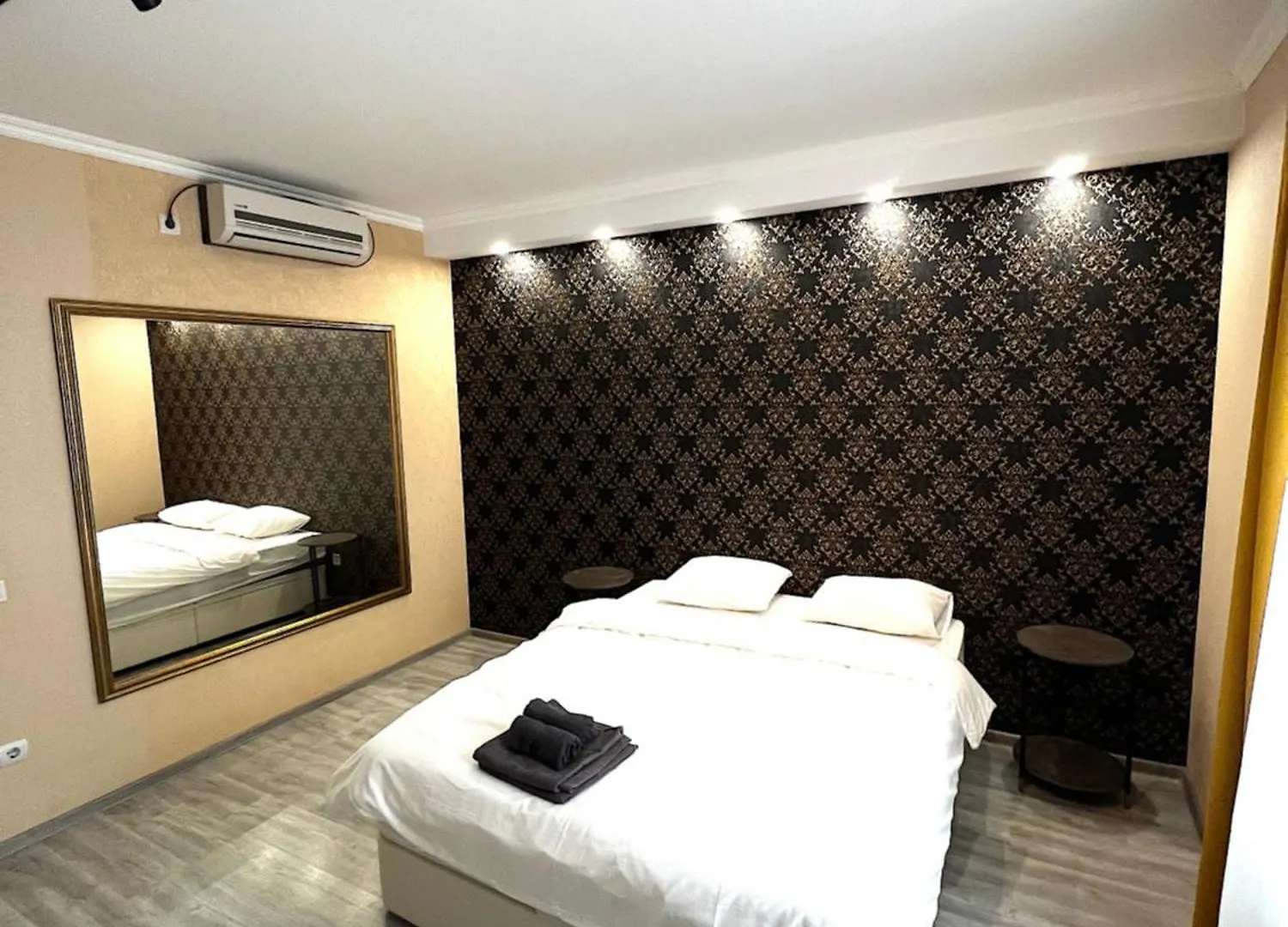 Touristic Center Jean Louis Calderon 28 Street Apartment Bucharest