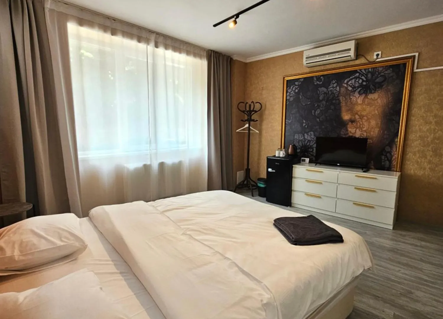 Touristic Center Jean Louis Calderon 28 Street Apartment Bucharest Romania